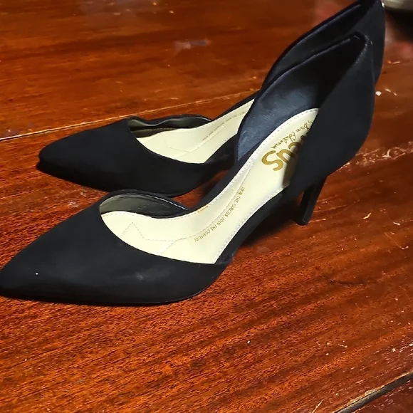 Circus by Sam Edelman Black Pointed Heels - Picture 9 of 10
